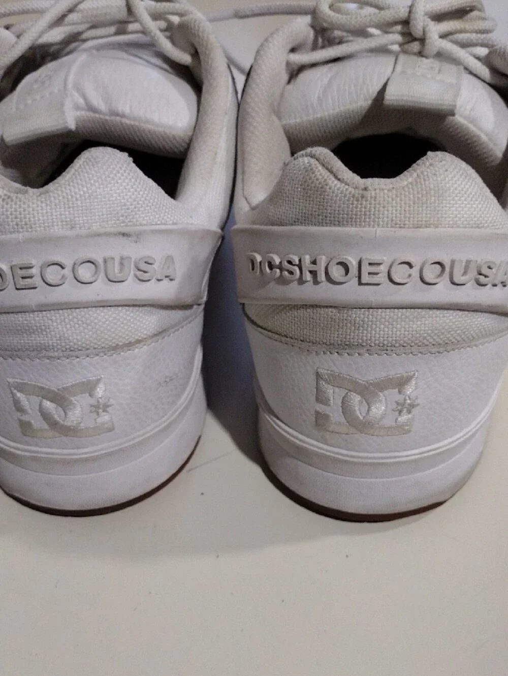 Men's DC Shoe Co. White Low-Top Casual Sneakers